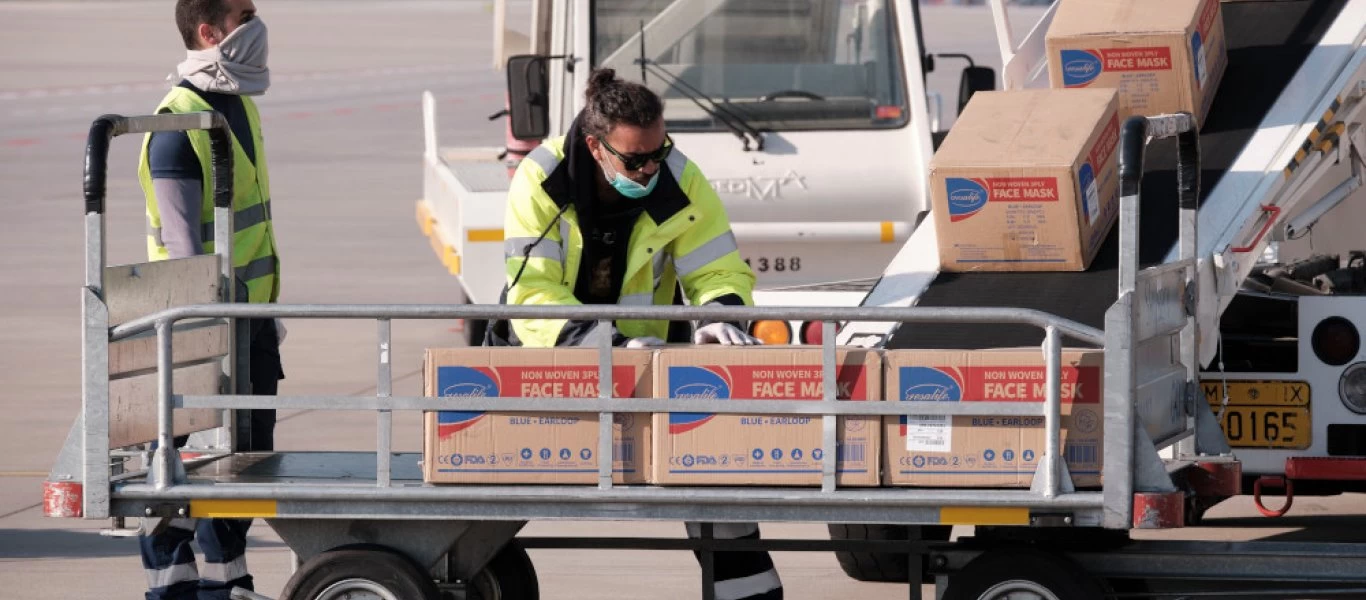 Έφτασαν στην Αθήνα 18 τόνοι ιατρικής βοήθειας από την Κίνα - «Ανάσα» για τα ελληνικά νοσοκομεία (βίντεο-φώτο)